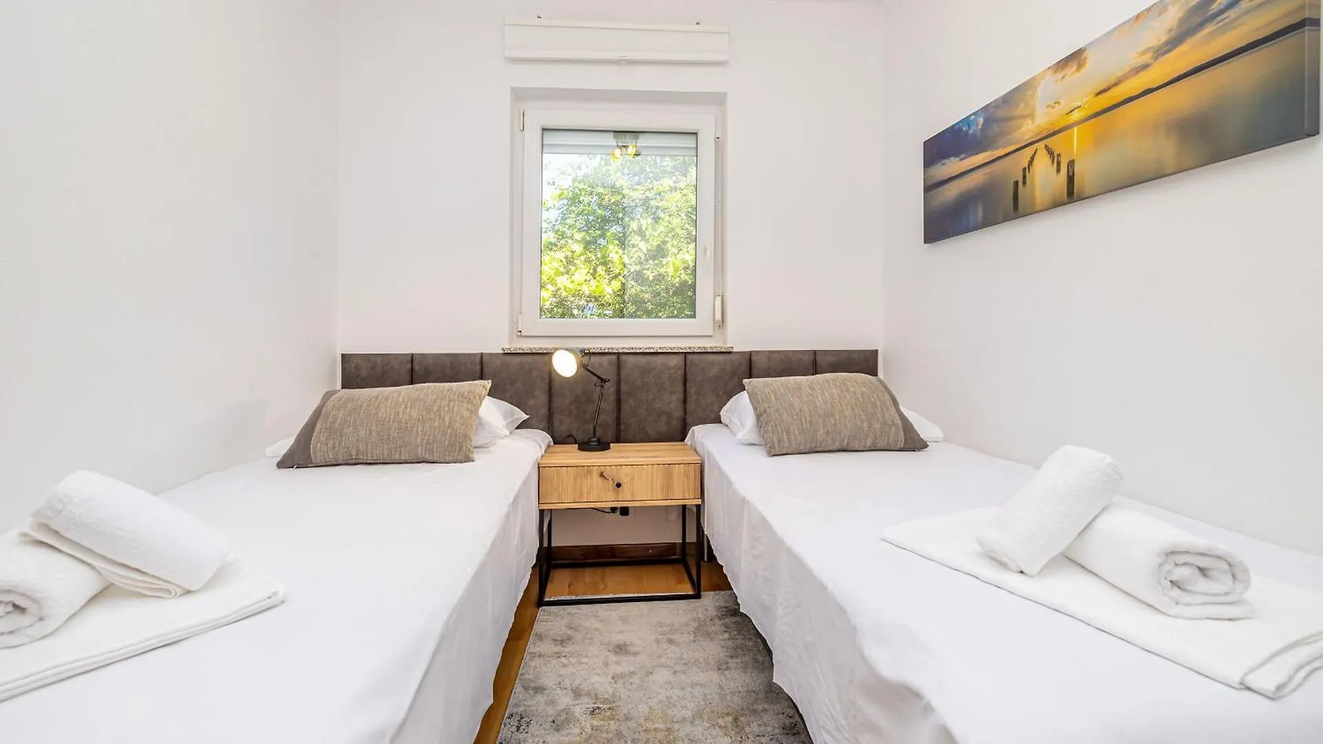 Holiday House Amarilla With Private Pool Krk Town 0*,