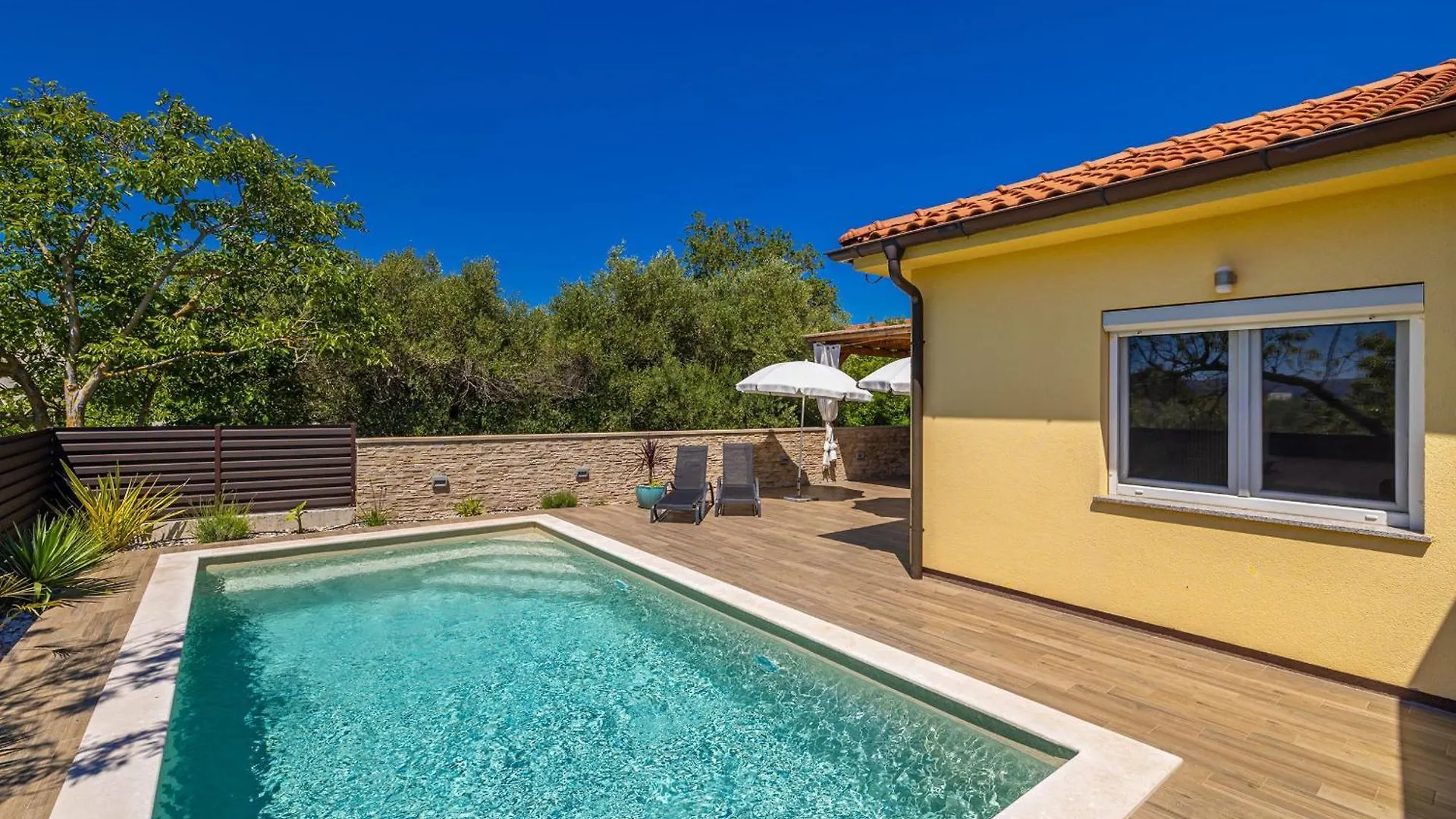 Holiday House Amarilla With Private Pool Krk Town Kroatië